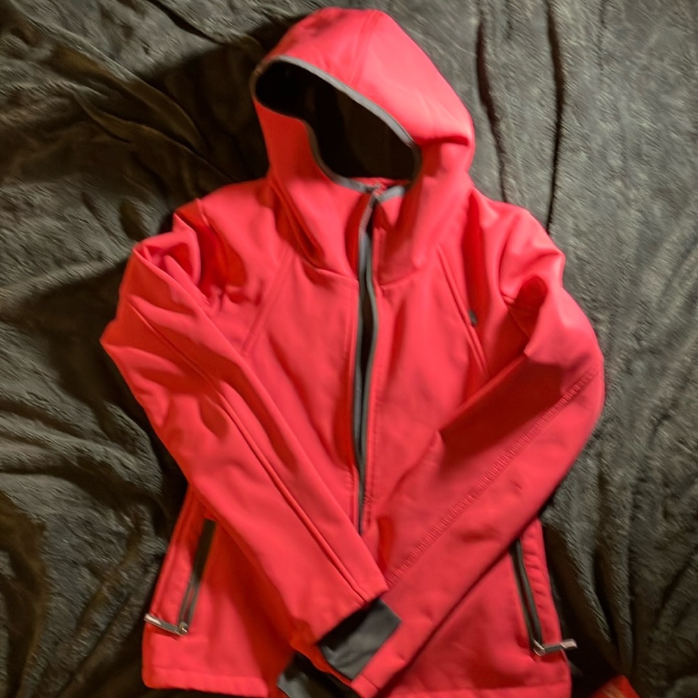Bench pink jacket